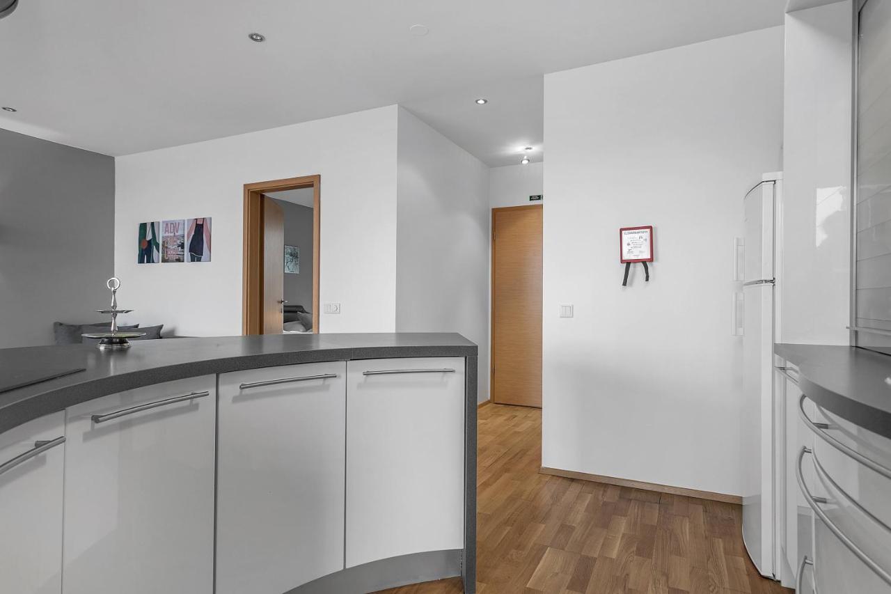 רייקיאוויק Sunny Apartment - By The Sea In City Center מראה חיצוני תמונה